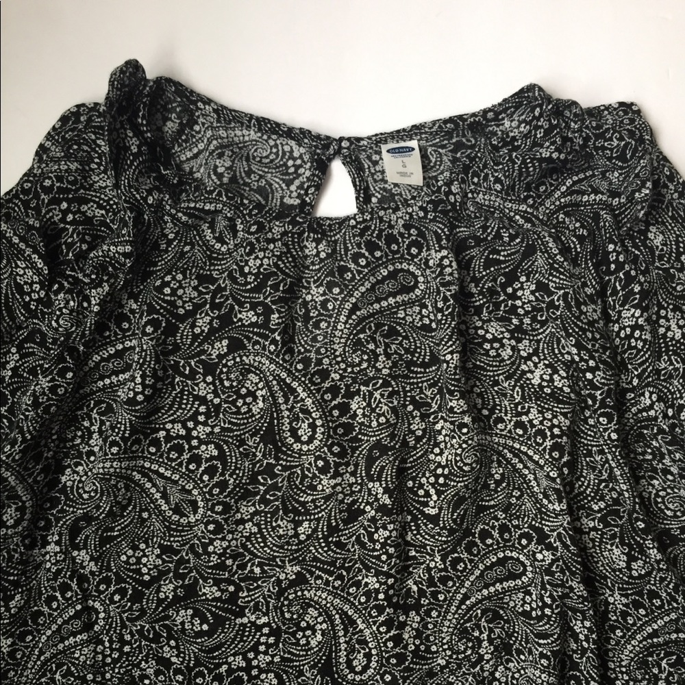 Ruffle Cold Shoulder paisley top